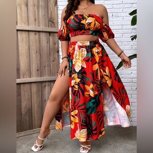 Beautiful two piece tropical set.